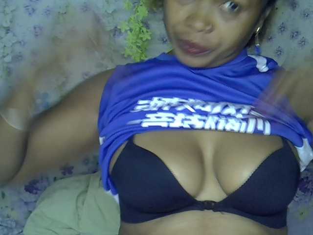 Sexywife1 live cam on BongaCams