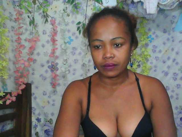 Sexywife1 live cam on BongaCams