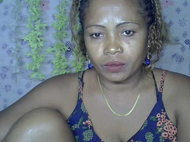 Sexywife1 live cam on BongaCams