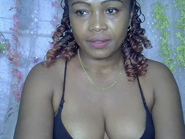 Sexywife1 live cam preview