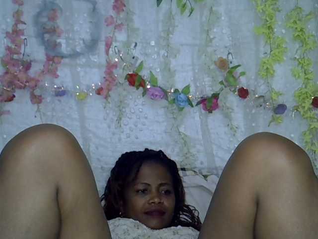 Sexywife1 live cam on BongaCams