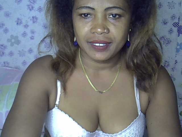 Sexywife1 live cam on BongaCams