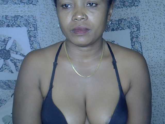 Sexywife1 live cam on BongaCams