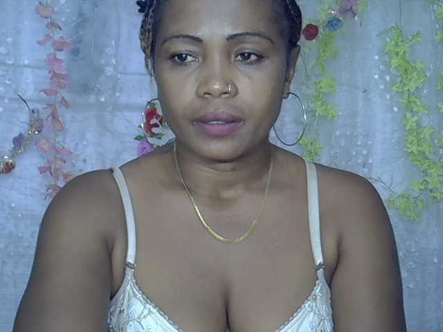 Sexywife1 live cam on BongaCams