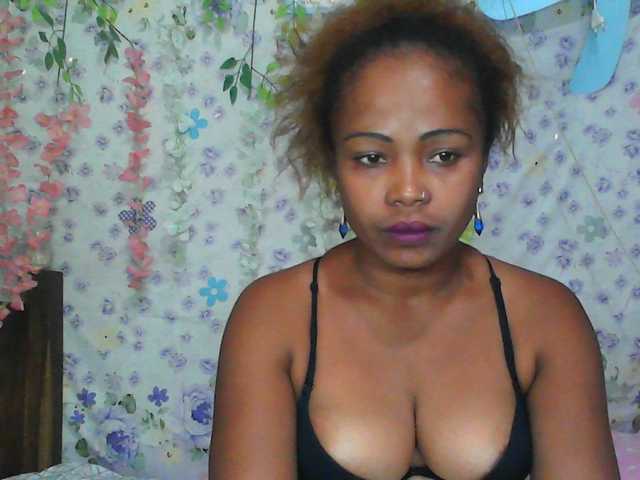 Sexywife1 live cam on BongaCams