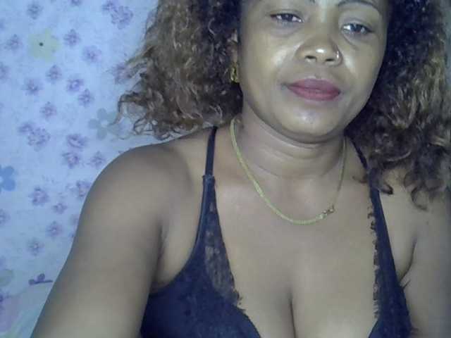 Sexywife1 live cam on BongaCams