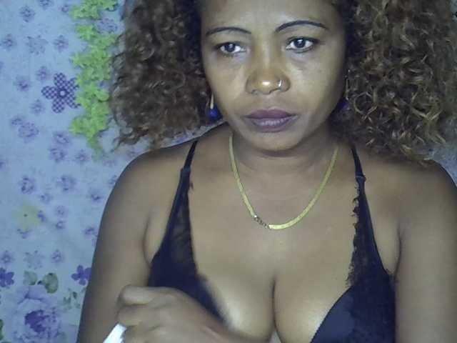 Sexywife1 live cam on BongaCams