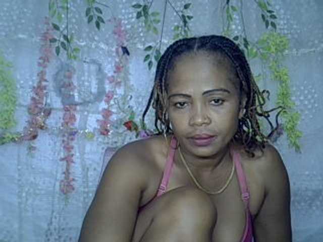 Sexywife1 live cam on BongaCams