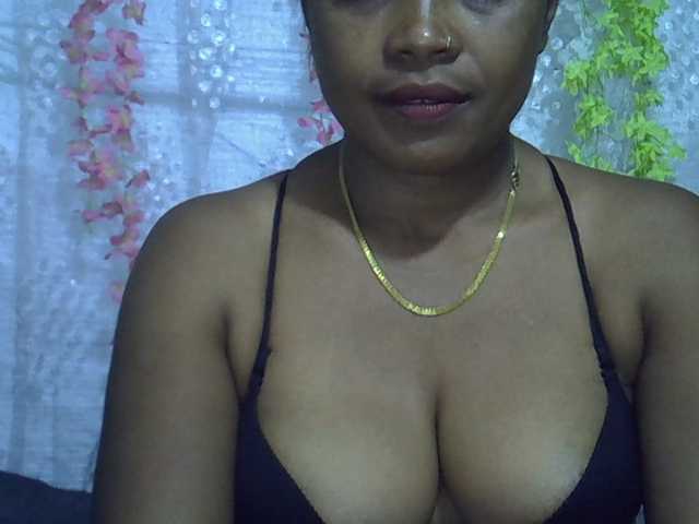 Sexywife1 live cam preview