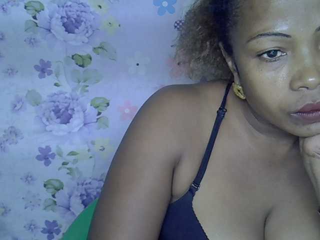Sexywife1 live cam on BongaCams