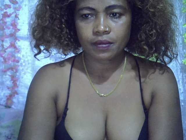 Sexywife1 live cam on BongaCams