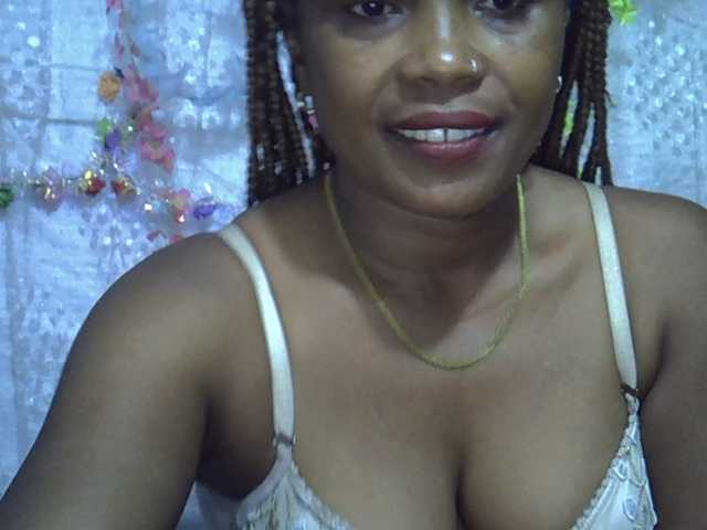 Sexywife1 live cam on BongaCams