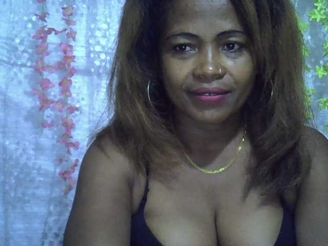 Sexywife1 live cam on BongaCams