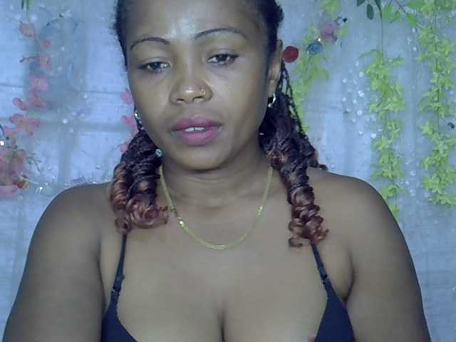Sexywife1 live cam on BongaCams