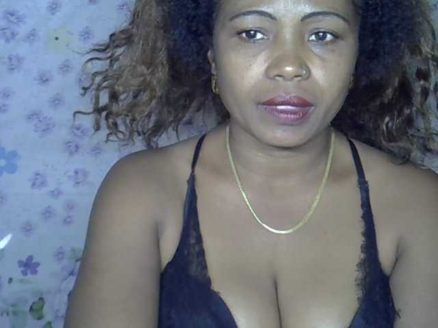 Sexywife1 live cam on BongaCams