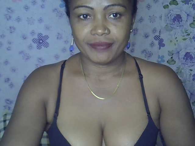 Sexywife1 live cam on UnifiedCams