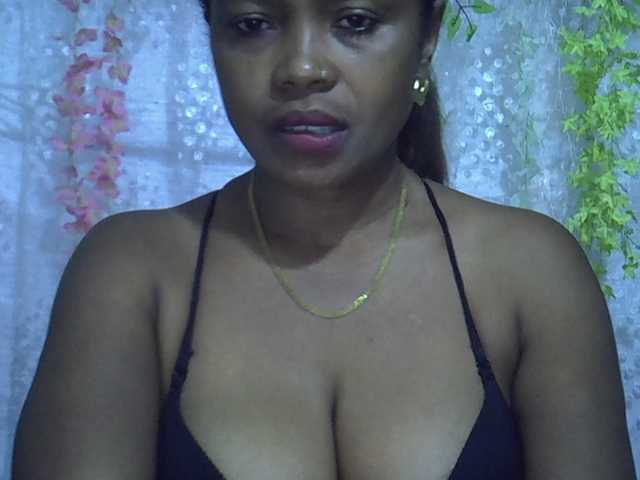 Sexywife1 live cam on BongaCams