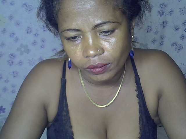 Sexywife1 live cam on BongaCams