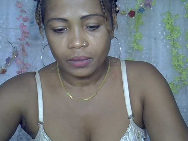 Sexywife1 live cam on BongaCams