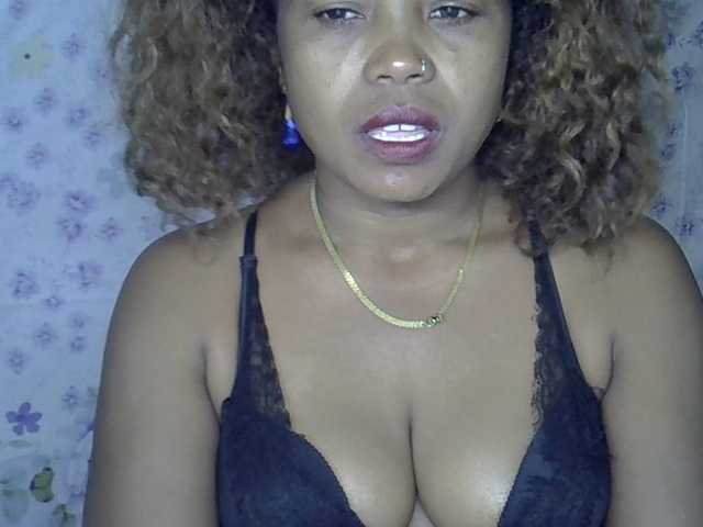 Sexywife1 live cam on BongaCams