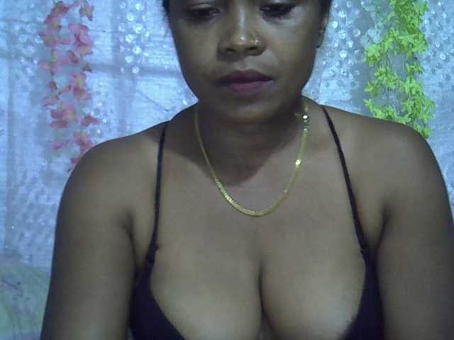 Sexywife1 live cam on BongaCams