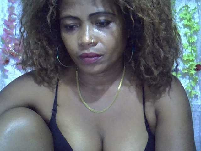 Sexywife1 live cam on BongaCams