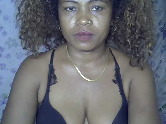 Sexywife1 live cam on BongaCams