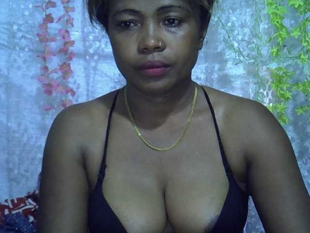 Sexywife1 live cam on BongaCams