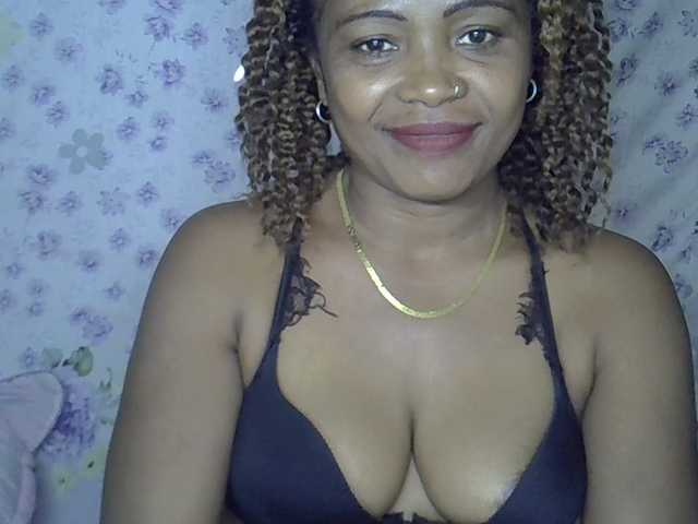 Sexywife1 live webcam show