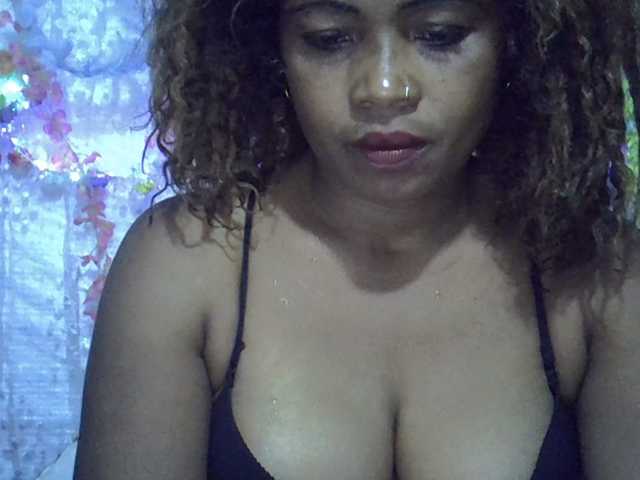 Sexywife1 live cam preview