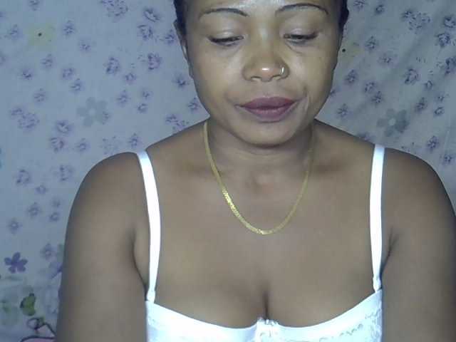 Sexywife1 live cam on BongaCams