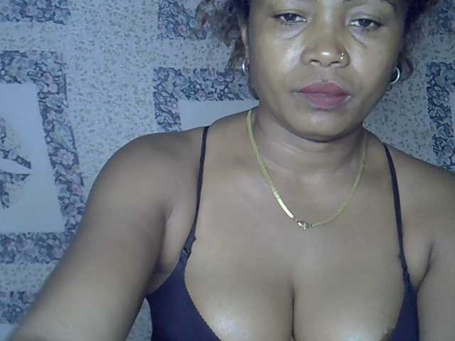 Sexywife1 live cam on BongaCams