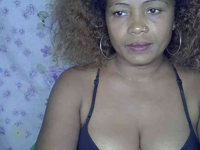 Sexywife1 webcam