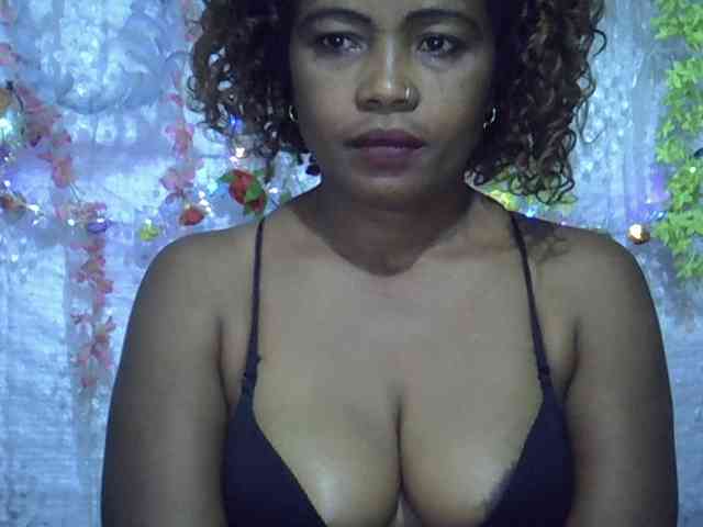 Sexywife1 webcam