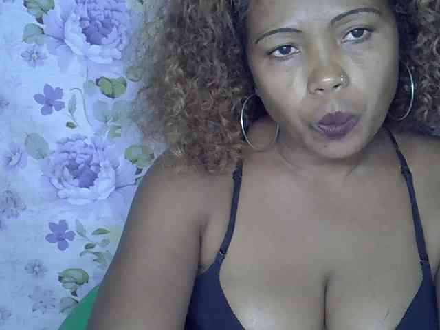 Sexywife1 webcam