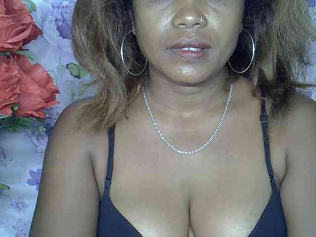 Sexywife1 webcam