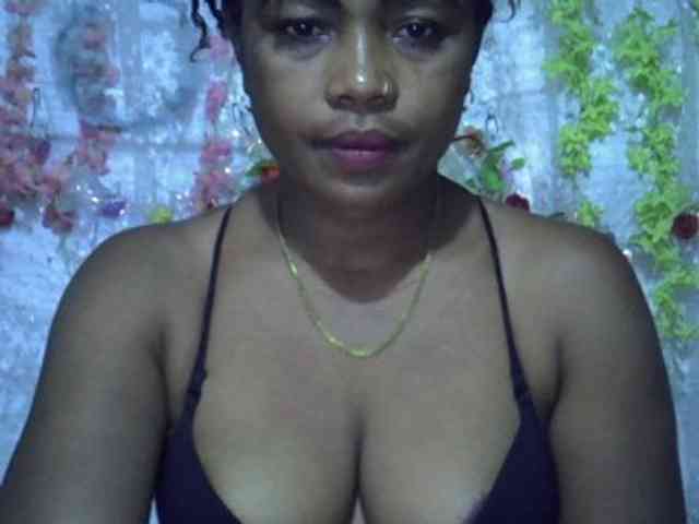 sexywife1's live room