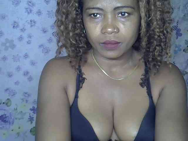 Sexywife1 webcam