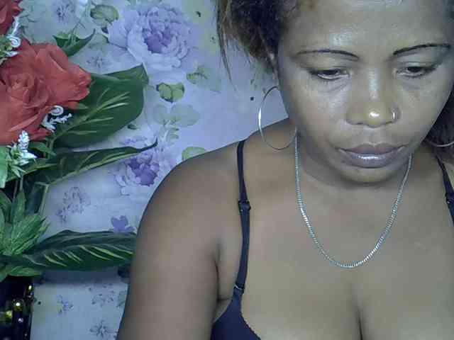 Sexywife1 webcam
