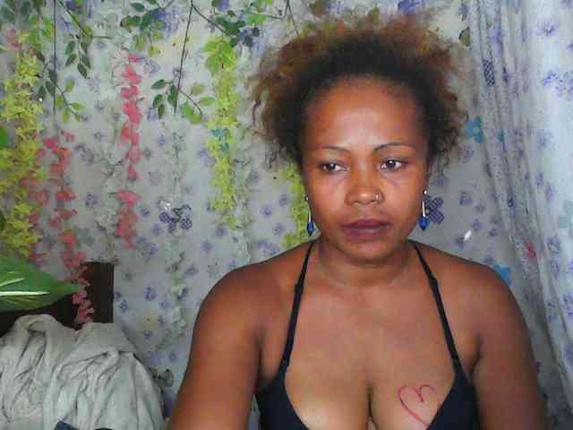 Sexywife1 webcam