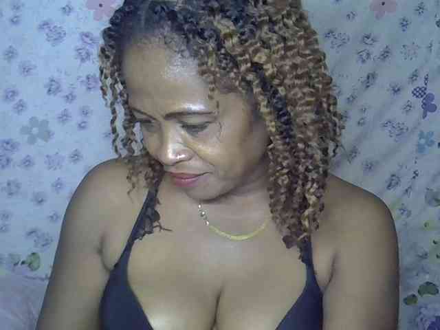 Sexywife1 webcam