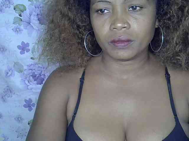 Sexywife1 webcam