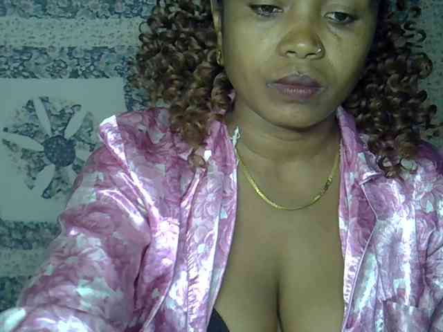 Sexywife1 webcam