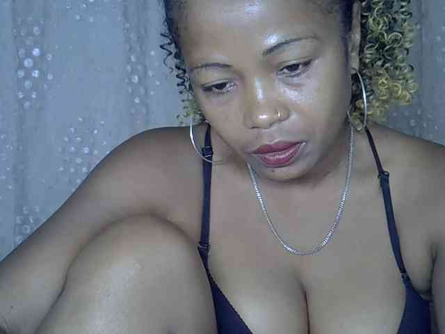 Sexywife1 webcam
