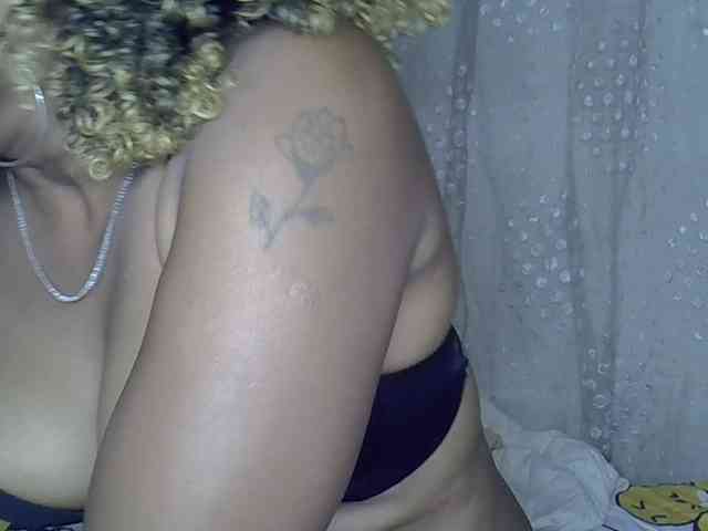Sexywife1 webcam