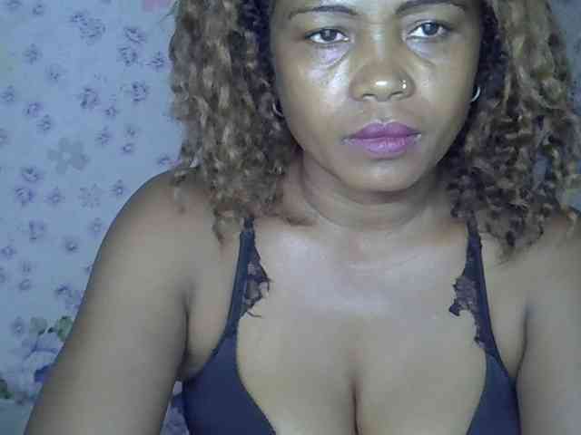 Sexywife1 webcam