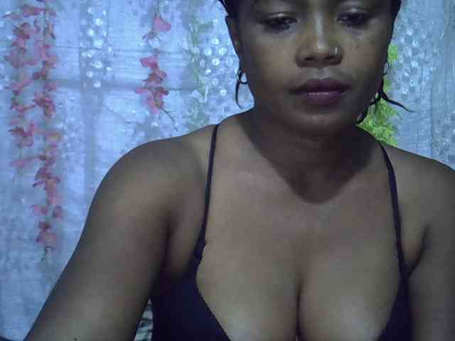 Sexywife1's webcam live show