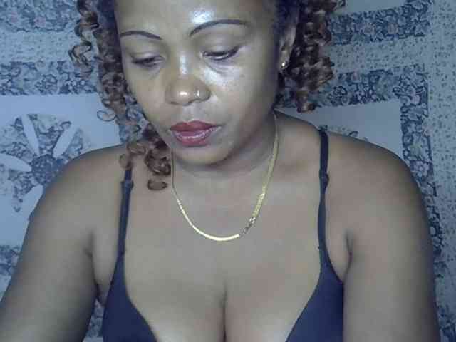 Sexywife1 Live Webcam on BongaCams