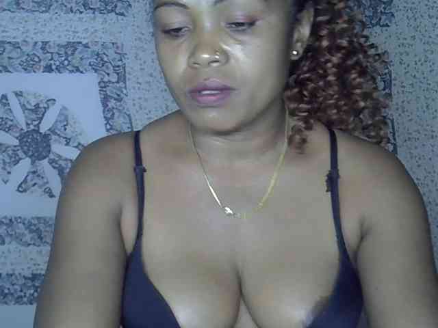 Sexywife1 webcam
