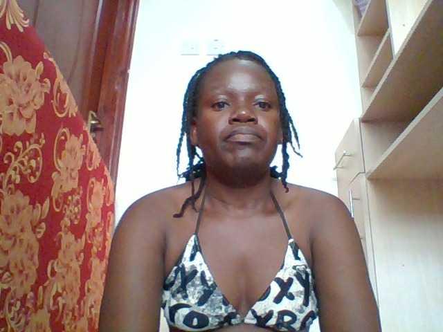 Prettychoco live cam on BongaCams